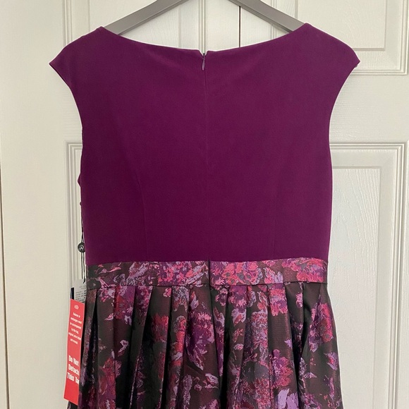 Adrianna Papell Mulberry Cap Sleeve Gown Jersey Top Metallic Printed High Low - Picture 5 of 11